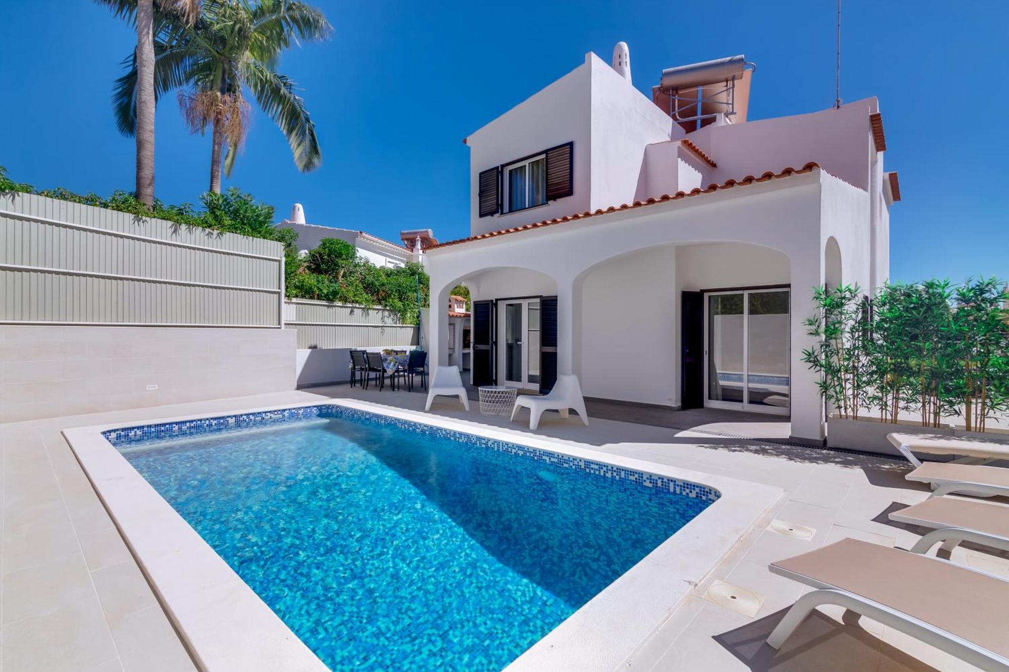 Villa Andorra, Private Pool Next To Golf Vilamoura
